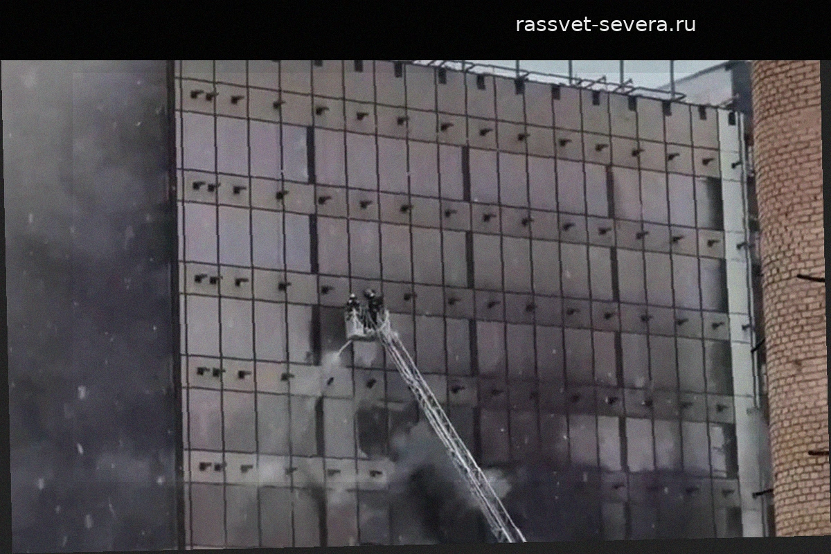 Крупный пожар в недостроенном здании на севере Москвы ликвидирован