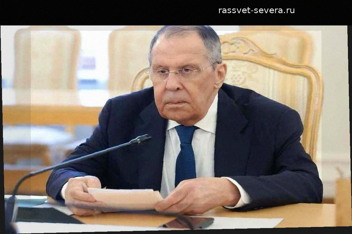 Лавров связал западные фейки с попыткой системного сдерживания России