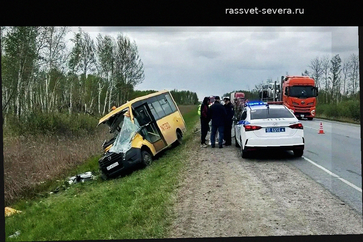 Трагедия в Омской области: в аварии с детским автобусом погиб ребенок