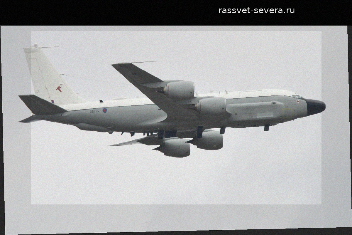Британский Boeing RC-135W патрулирует акваторию Черного моря