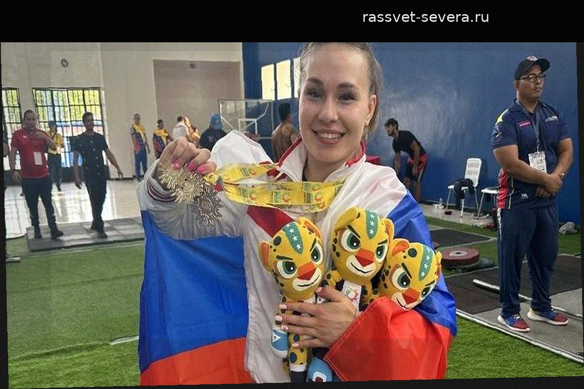 Двойной триумф: тяжелоатлетке Новицкой сделали предложение прямо на пьедестале почета