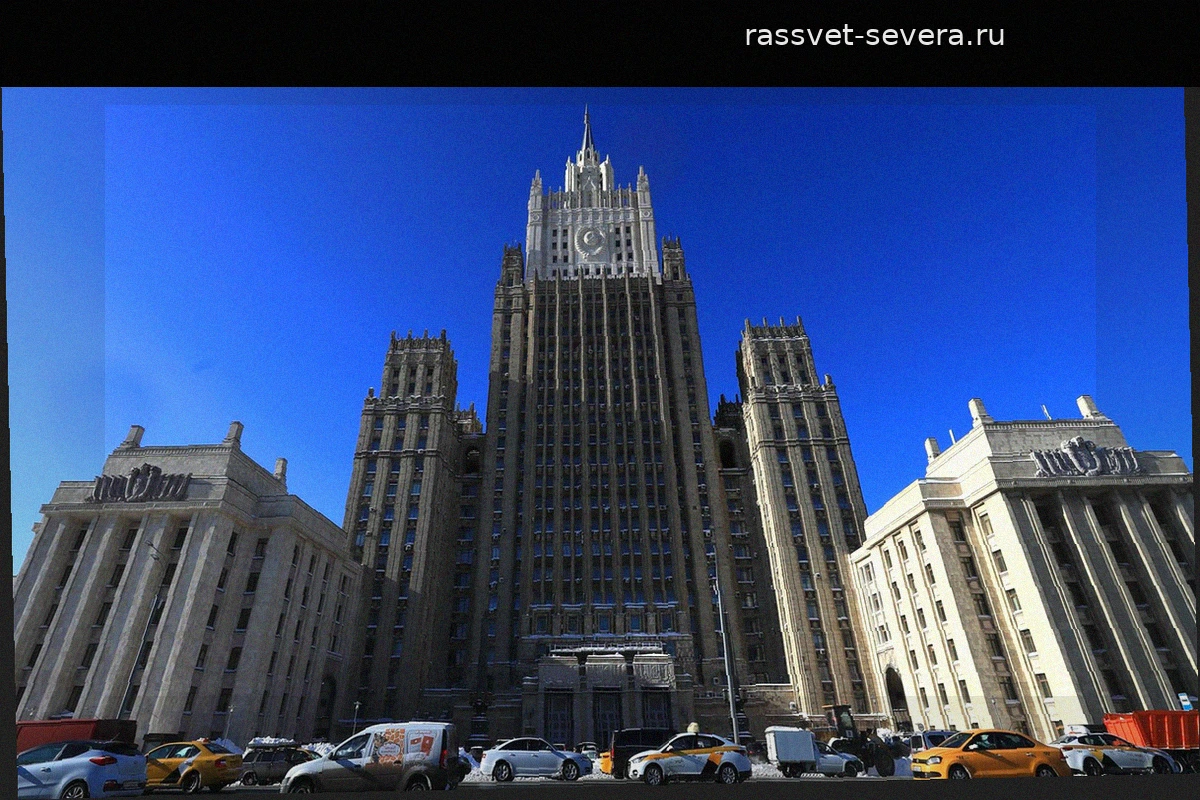Иностранцы в Киеве подвергают свои жизни смертельной опасности — МИД РФ